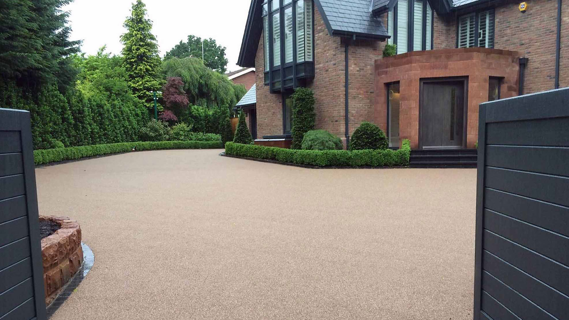  Resin driveways are highly durable, resisting wear and tear from vehicles and foot traffic.